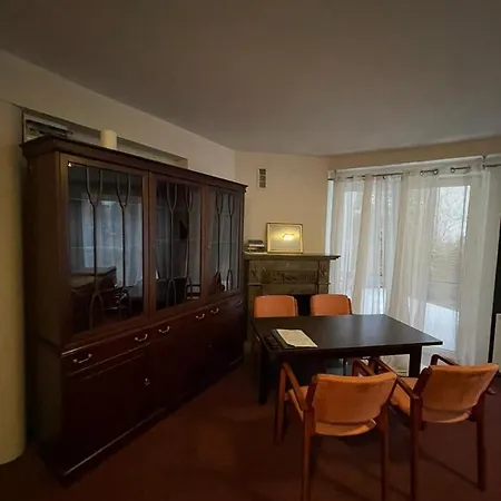 Kaskada Lomianska 33 *