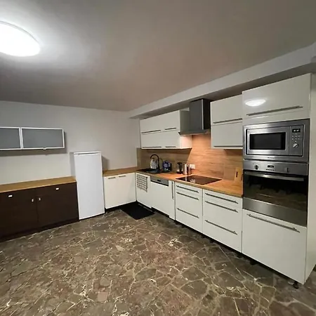 Homestay Kaskada Lomianska 33 *