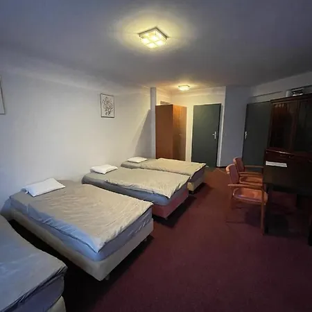 Homestay Kaskada Lomianska 33 *