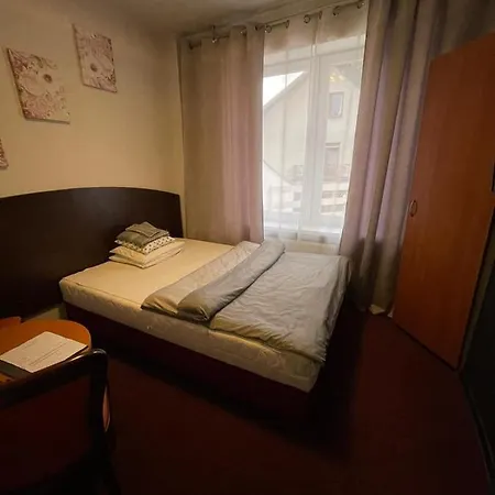 Homestay Kaskada Lomianska 33 *