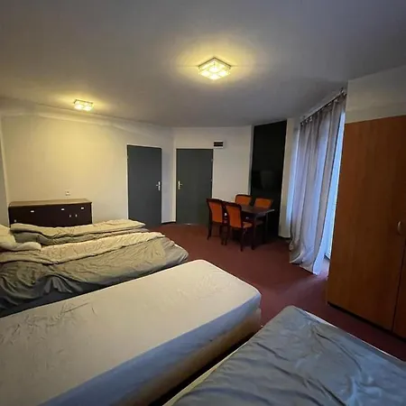 Homestay Kaskada Lomianska 33 Warsaw