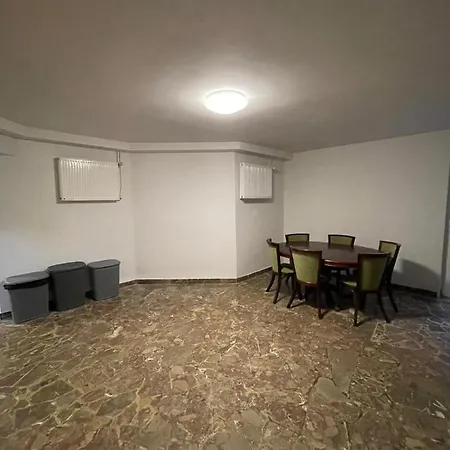 Kaskada Lomianska 33 ワルシャワ