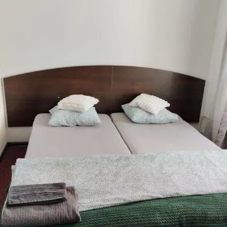 Kaskada Lomianska 33 Warsaw