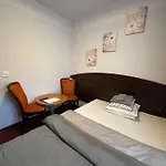 Kaskada Lomianska 33 Accommodatie bij particulieren Warschau