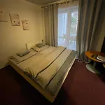 Kaskada Lomianska 33 *